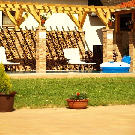Patkoszeg Vendeghaz Hotell Kaposfo Exteriör bild