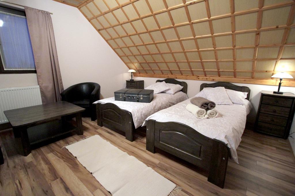 Patkoszeg Vendeghaz Hotell Kaposfo Rum bild