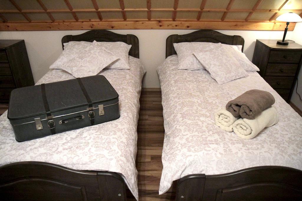 Patkoszeg Vendeghaz Hotell Kaposfo Rum bild