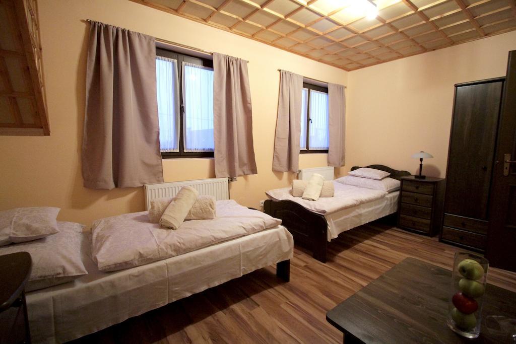 Patkoszeg Vendeghaz Hotell Kaposfo Rum bild